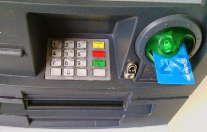 Posisi kartu ATM